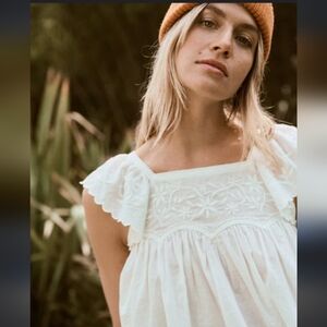 The Great Keepsake Top White Wood Carved Floral Embroidery 0 XS